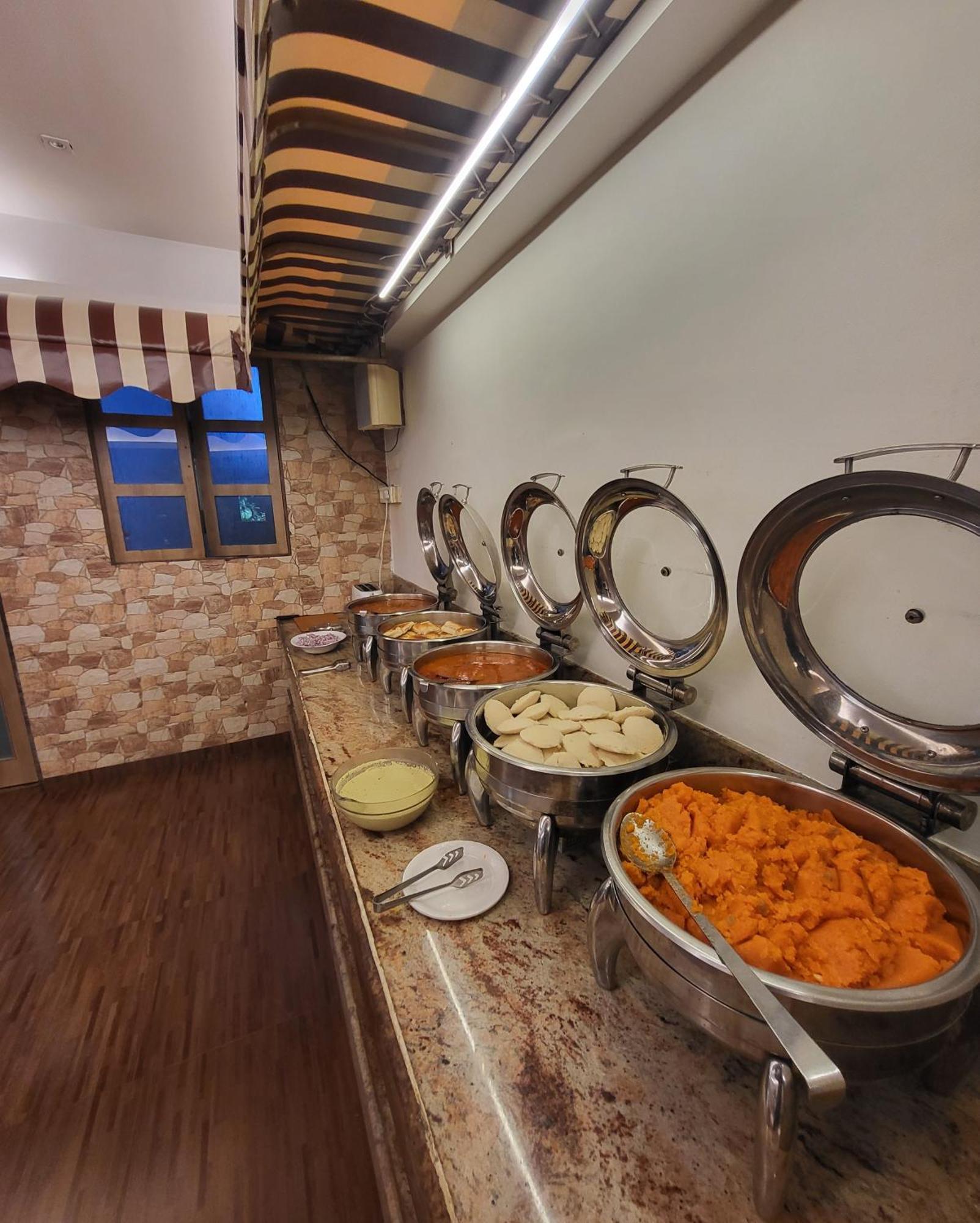 Hotel Maharana Inn Chembur Βομβάη Εξωτερικό φωτογραφία