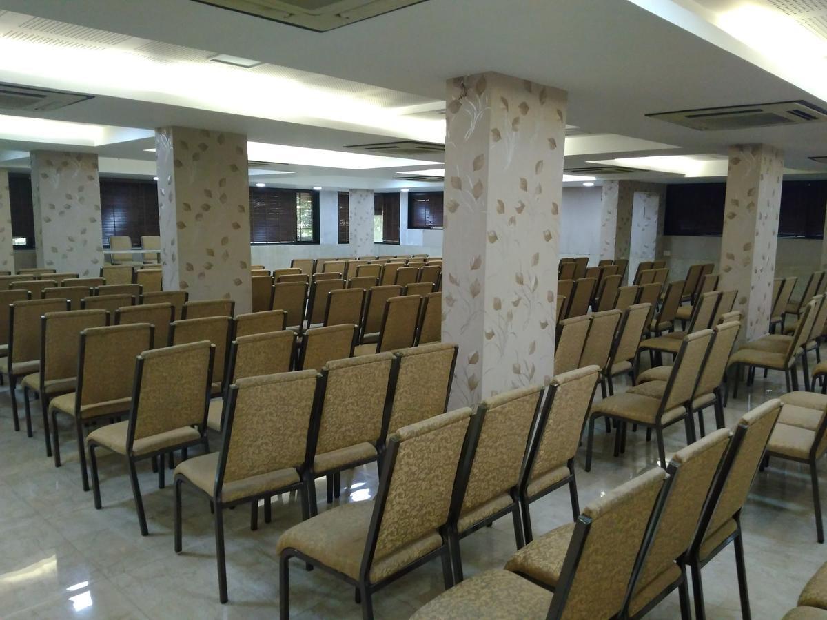 Hotel Maharana Inn Chembur Βομβάη Εξωτερικό φωτογραφία